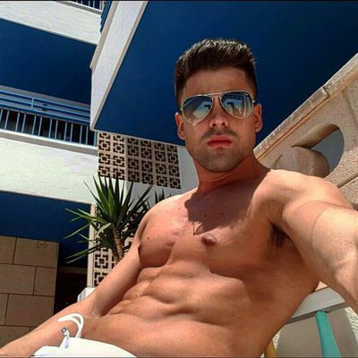 Sergio Ayala ('Gran Hermano VIP') tomando el sol