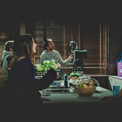 Raúl Fernández aparece en el rodaje de 'iFamily' de RTVE