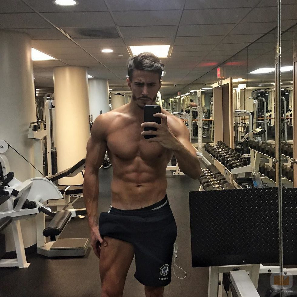Marco Ferri, concursante de 'Gran Hermano VIP', enseña el torno desnudo a sus seguidores en las redes sociales