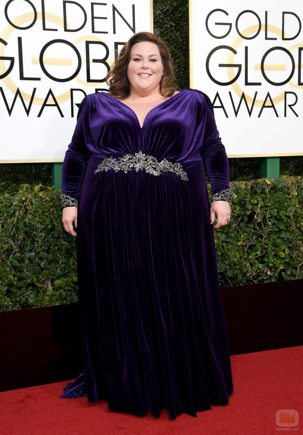 Chrissy Metz, nominada por 'This is us', posa en la Alfombra Roja de la 74ª edición de los Globos de Oro
