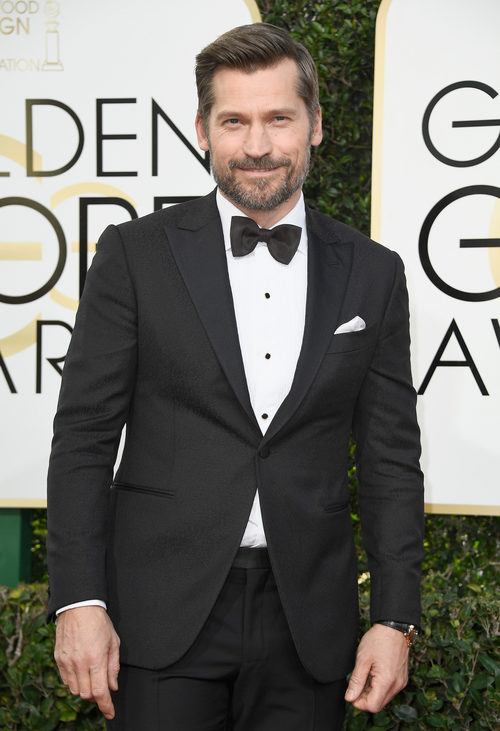 Nikolaj Coster-Waldau ('Juego de Tronos') posa en la Alfombra Roja de la 74ª edición de los Globos de Oro