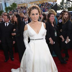 Sarah Jessica Parker, nominada por 'Divorce', posa en la Alfombra Roja de la 74ª edición de los Globos de Oro