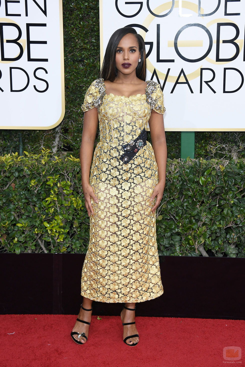 Kerry Washington, nominada por 'Confirmation', posa en la Alfombra Roja de la 74ª edición de los Globos de Oro