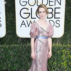 Claire Foy, nominada por 'The Crown', en la Alfombra Roja de la 74ª edición de los Globos de Oro