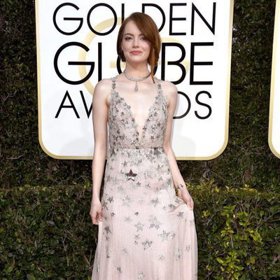 Emma Stone ('La La Land') en la Alfombra Roja de la 74ª edición de los Globos de Oro