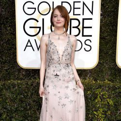 Emma Stone ('La La Land') en la Alfombra Roja de la 74ª edición de los Globos de Oro