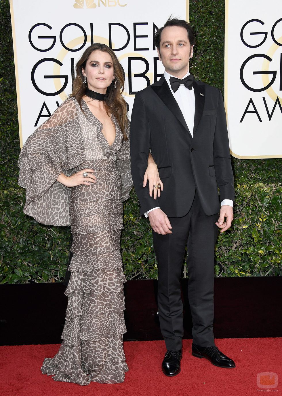 Keri Russel y Matthew Rhys ('The Americans'), en la Alfombra Roja de la 74ª edición de los Globos de Oro