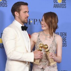 Ryan Gosling y Emma Stone, ganadores del Globo de Oro por 'La La Land'