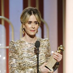 Sarah Paulson recoge su Globo de Oro 2017 a Mejor actriz de miniserie por 'American Crime Story: People v. OJ Simpson'