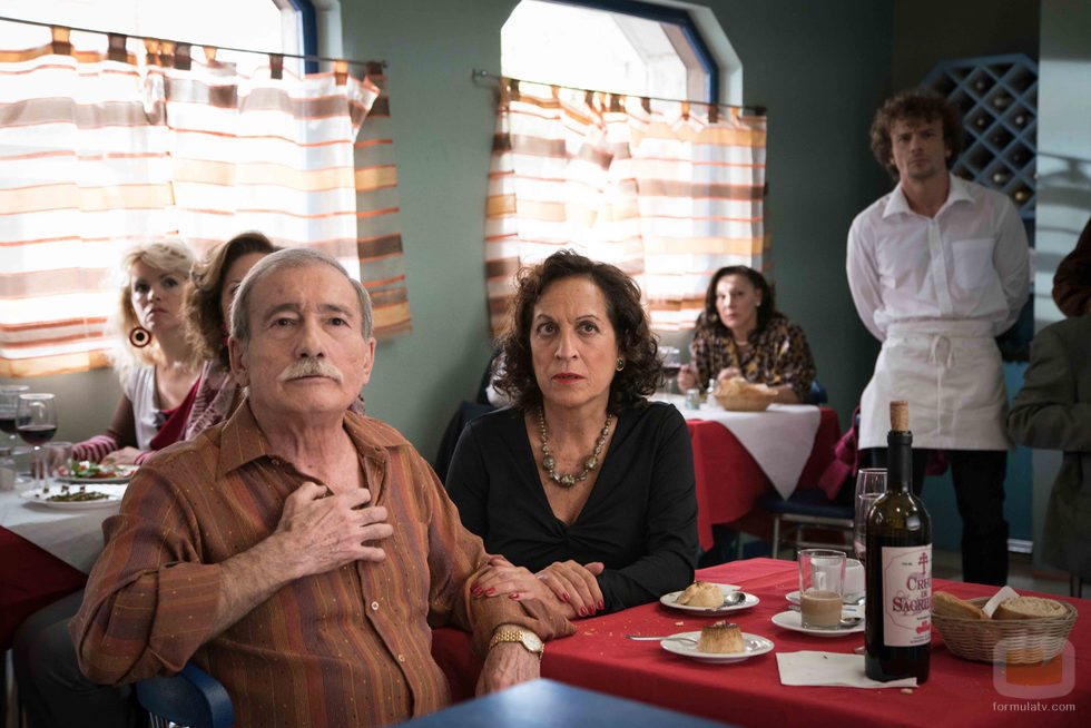 Carmen Balagué y Manolo Cal en el primer episodio de la 18º temporada de 'Cuéntame cómo pasó'