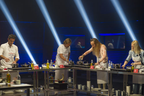 Alonso, Alejandro, Aless y Daniela cocinan en la segunda gala de 'Gran Hermano VIP'