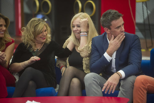 Terelu, Emma y Alonso durante la segunda gala de 'Gran Hermano VIP'