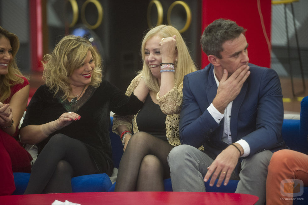 Terelu, Emma y Alonso durante la segunda gala de 'Gran Hermano VIP'