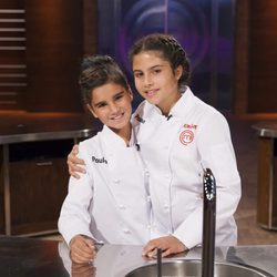 Paula junto con Paloma en la gran final de 'MasterChef Junior 4'