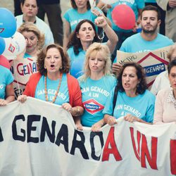 Los vecinos de San Genaro reciben a Tierno Galván en el segundo capítulo de la 18ª temporada de 'Cuéntame cómo pasó'