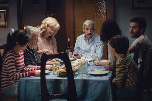 La familia Alcántara prepara la cena en el segundo capítulo de la 18ª temporada de 'Cuéntame cómo pasó'