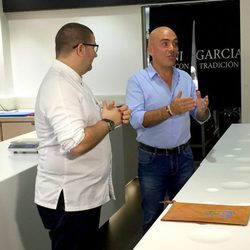 Kike Sarasola con el chef Dani García en 'Este hotel es un infierno'