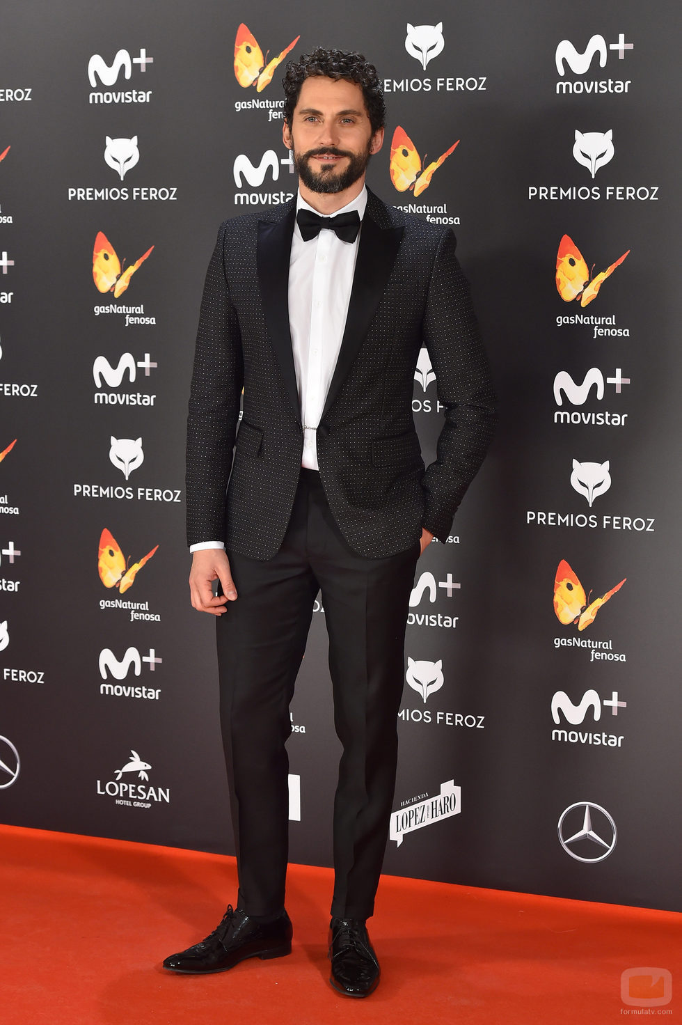 Paco León en el photocall de la alfombra roja de los Premios Feroz 2017