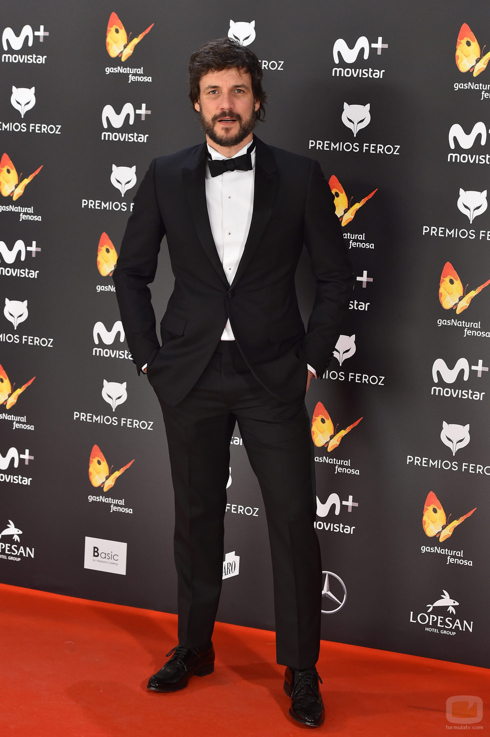 Daniel Grao luce esmoquin en la alfombra roja de los Premios Feroz 2017