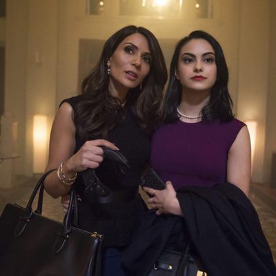 Marisol Nichols y Camila Mendes, madre e hija en 'Riverdale'