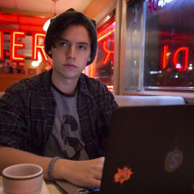 Cole Sprouse es Jughead Jones en 'Riverdale'