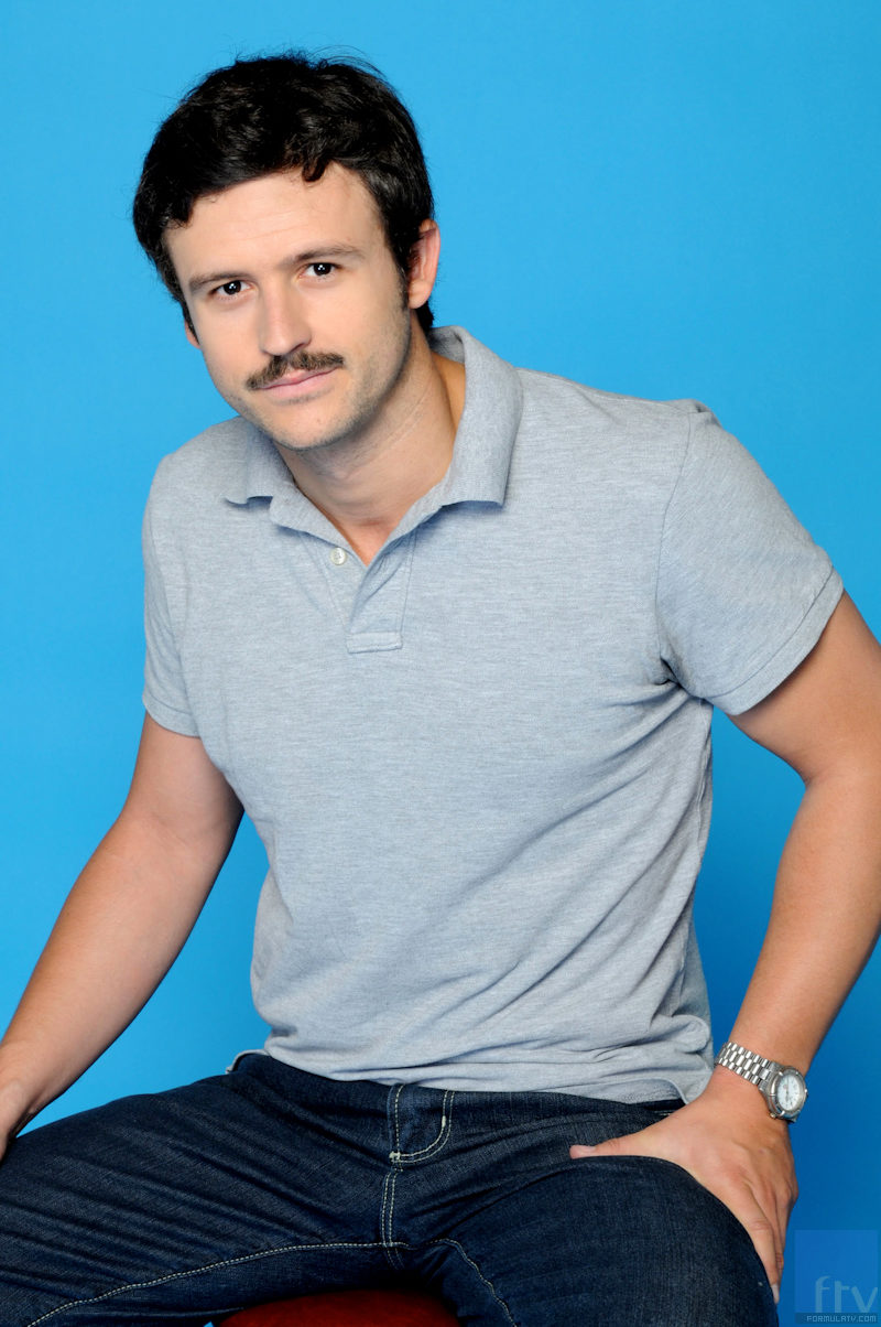 Diego Martín, actor que encarna a Daniel Montero en 'Hermanos y Detectives', posa para la promo de la serie
