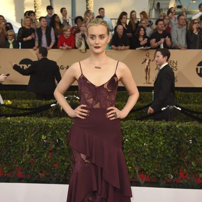 Taylor Schilling ('Orange is the New Black') en la alfombra roja de los SAG Awards 2017