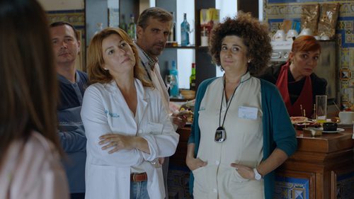 Dos doctoras de la Clínica Hispalis en la tercera temporada de 'Allí abajo'