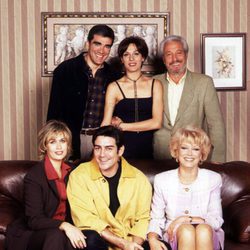 Reparto principal de la serie 'El súper', protagonista de las tardes de Telecinco a finales de los 90