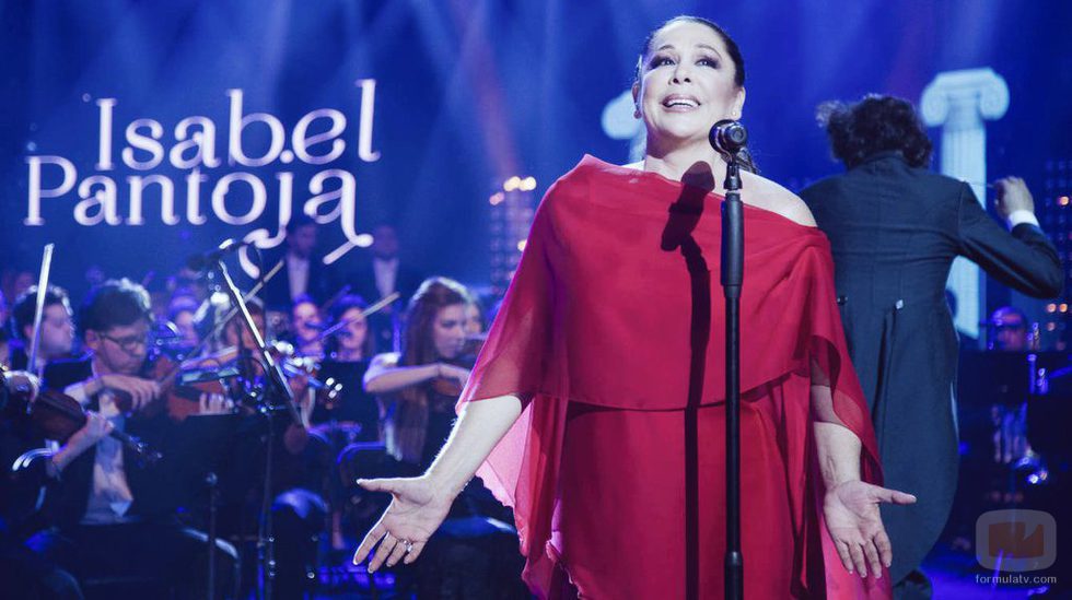 Isabel Pantoja cantando en 'El Hormiguero'
