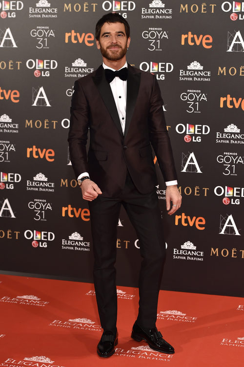 Alfonso Bassave en la alfombra roja de los Premios Goya 2017