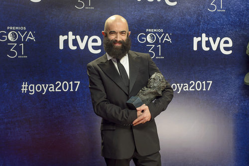 Goya 2017 a diseño de vestuario para "1898. Los últimos de Filipinas"