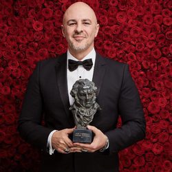 Roberto Álamo con su Goya 2017 a Mejor Actor Protagonista