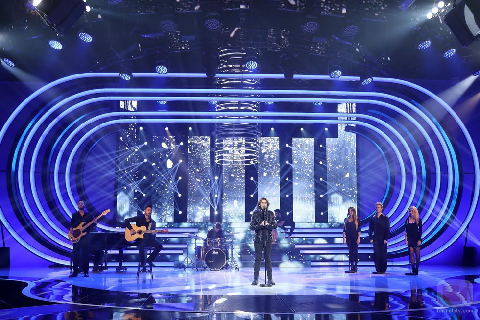 Canco Rodríguez canta "No dejes de soñar" en la gala 15 de 'Tu cara me suena'