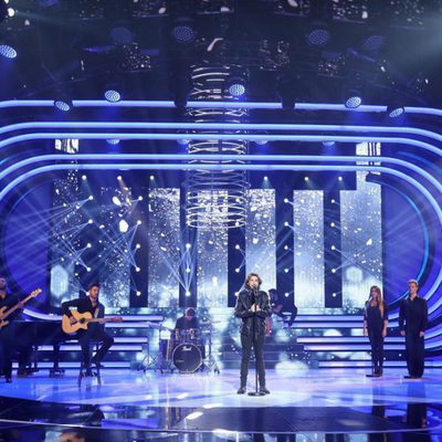 Canco Rodríguez canta "No dejes de soñar" en la gala 15 de 'Tu cara me suena'