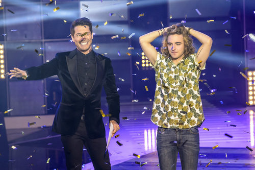 Jaime Cantizano proclama a Manel Navarro como ganador de la final de 'Objetivo Eurovisión'