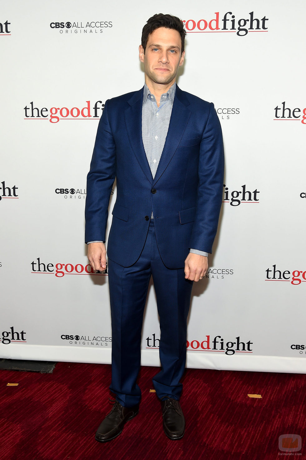 Justin Bartha en la alfombra roja de 'The Good Fight'