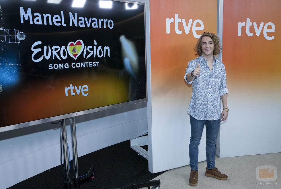 Manel Navarro en una rueda de prensa de RTVE