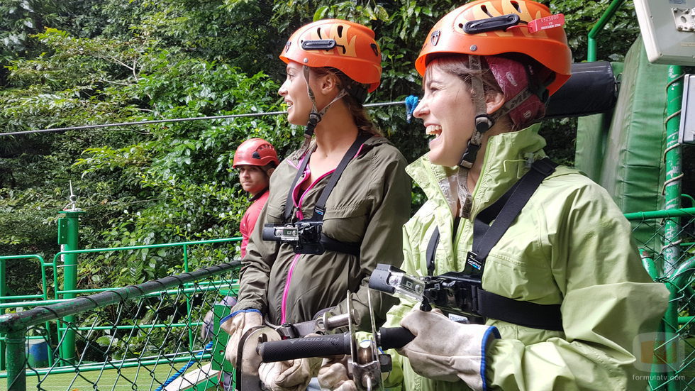 Rojo Cangrejo y Corina en 'Viajeras con B' durante su estancia en Costa Rica