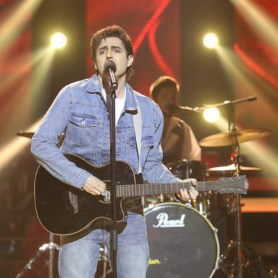 David Guapo canta "Cien gaviotas" en la decimosexta gala de 'Tu cara me suena'