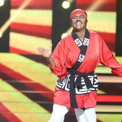 Yolanda Ramos interpreta "Kun fu fighthing" en la decimosexta gala de 'Tu cara me suena'