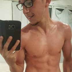Rodrigo Noya, el niño de 'Hermanos y detectives', aparece sin camiseta en las redes sociales