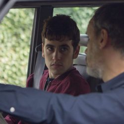 Àlex Monner y Francesc Garrido en el quinto episodio de 'Sé quién eres'