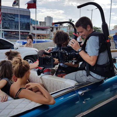 Rojo Cangrejo y Corina Randazzo en el Paseo de la Habana durante 'Viajeras con B'