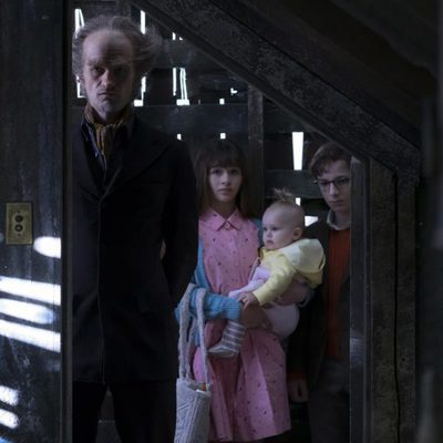 Los protagonistas de la adaptación televisiva de 'Una serie de catastróficas desdichas'