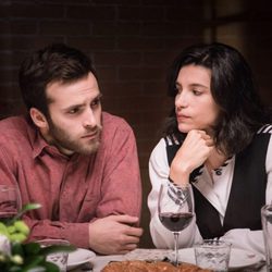 Carlos e Inés durante la cena familiar con la nueva novia de Toni en 'Cuéntame cómo pasó'