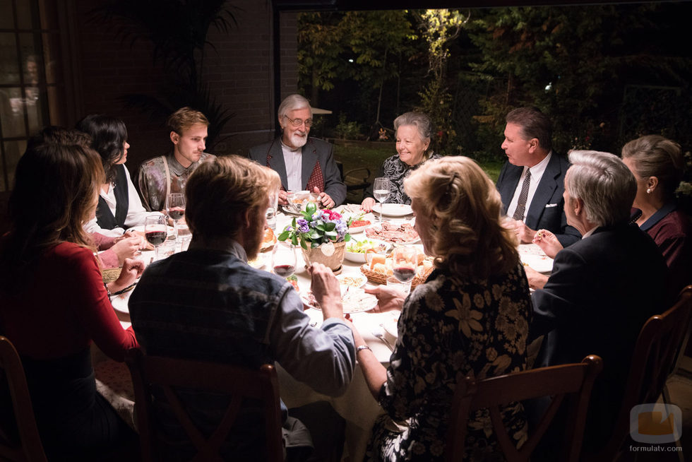 Los Alcántara comparten una cena familiar en el nuevo capítulo de 'Cuéntame cómo pasó'