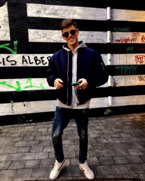 Miguel Bernardeau comparte su vestimenta en Instagram