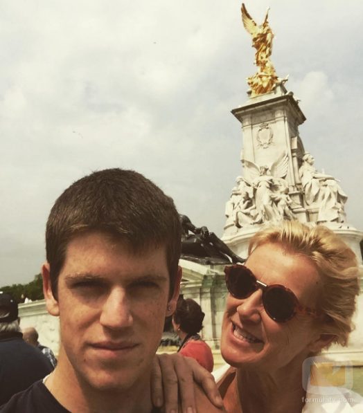 Ana Duato junto a su hijo, Miguel Bernardeau