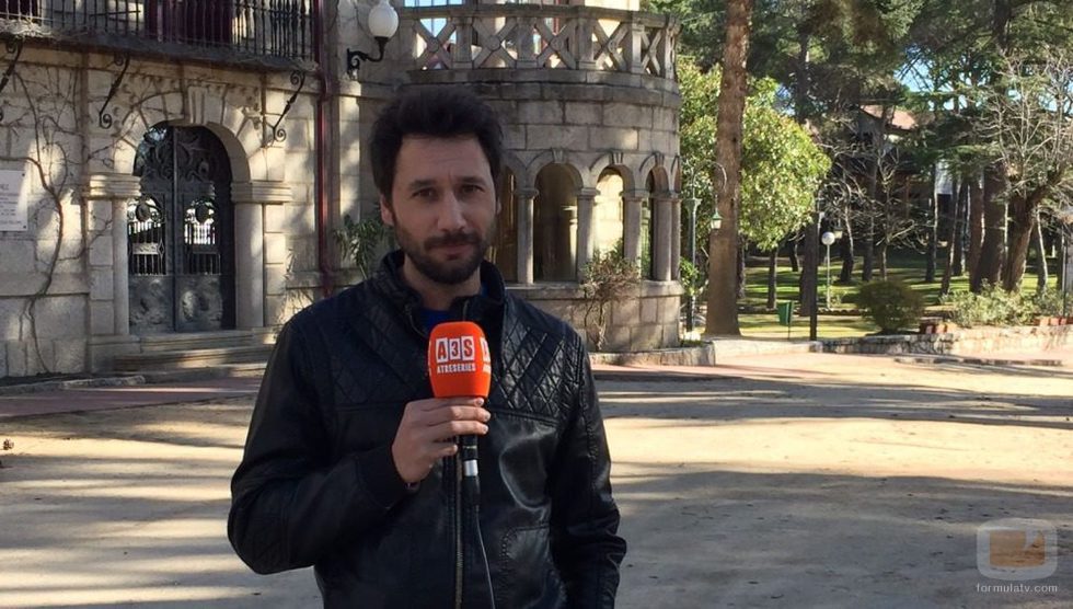 Raúl Fernández durante la grabación del reencuentro de 'El internado'